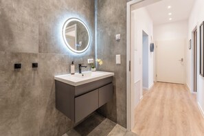 Comfort Apartment, 2 Bedrooms, Terrace, Courtyard View | Bathroom | Shower, rainfall showerhead, hair dryer, heated floors