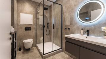 Comfort Apartment, 2 Bedrooms, Terrace, Courtyard View | Bathroom | Shower, rainfall showerhead, hair dryer, heated floors