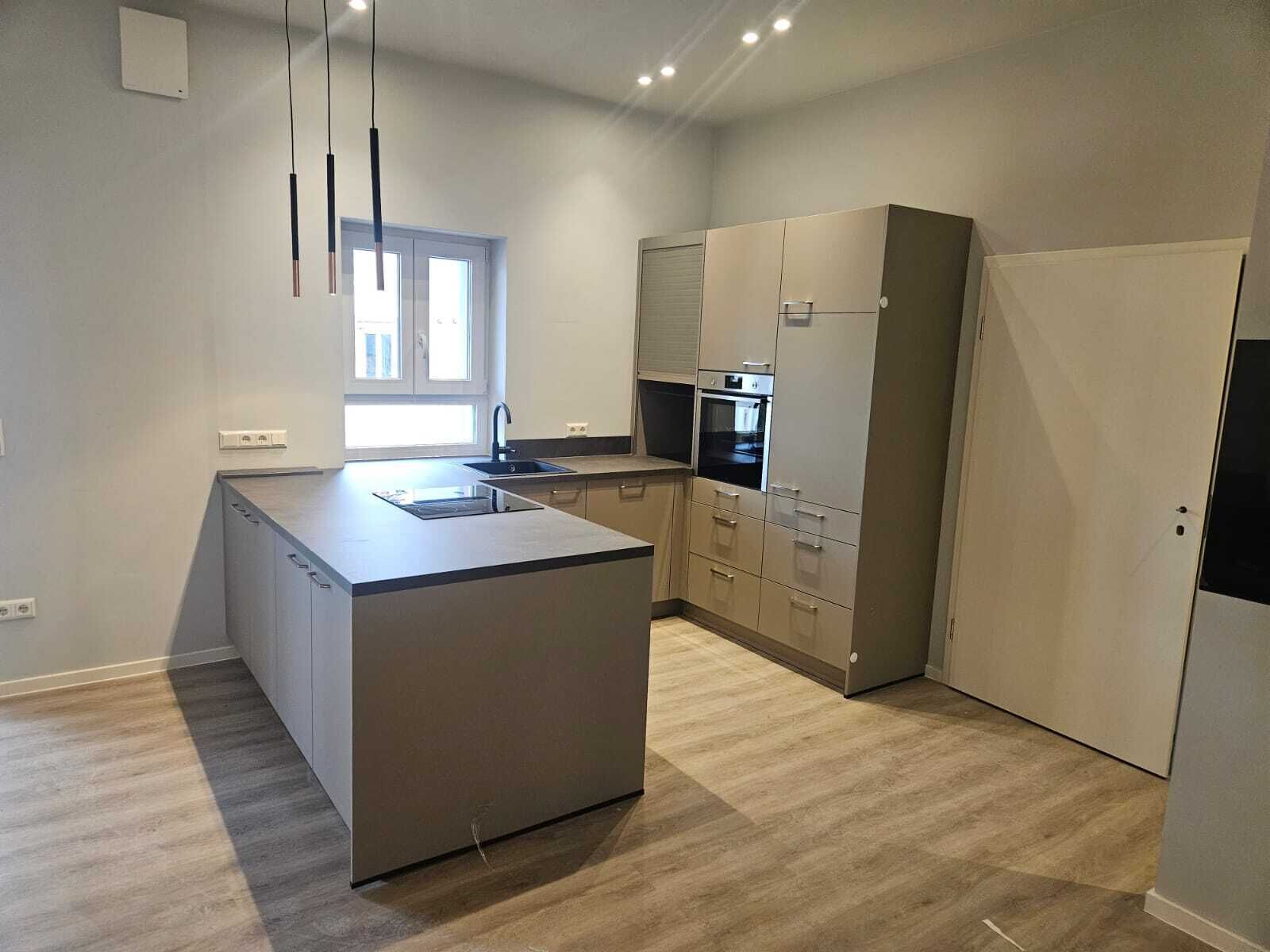 Comfort-Apartment, Balkon, Stadtblick | Eigene Küche | Kühlschrank, Mikrowelle, Ofen, Herdplatte