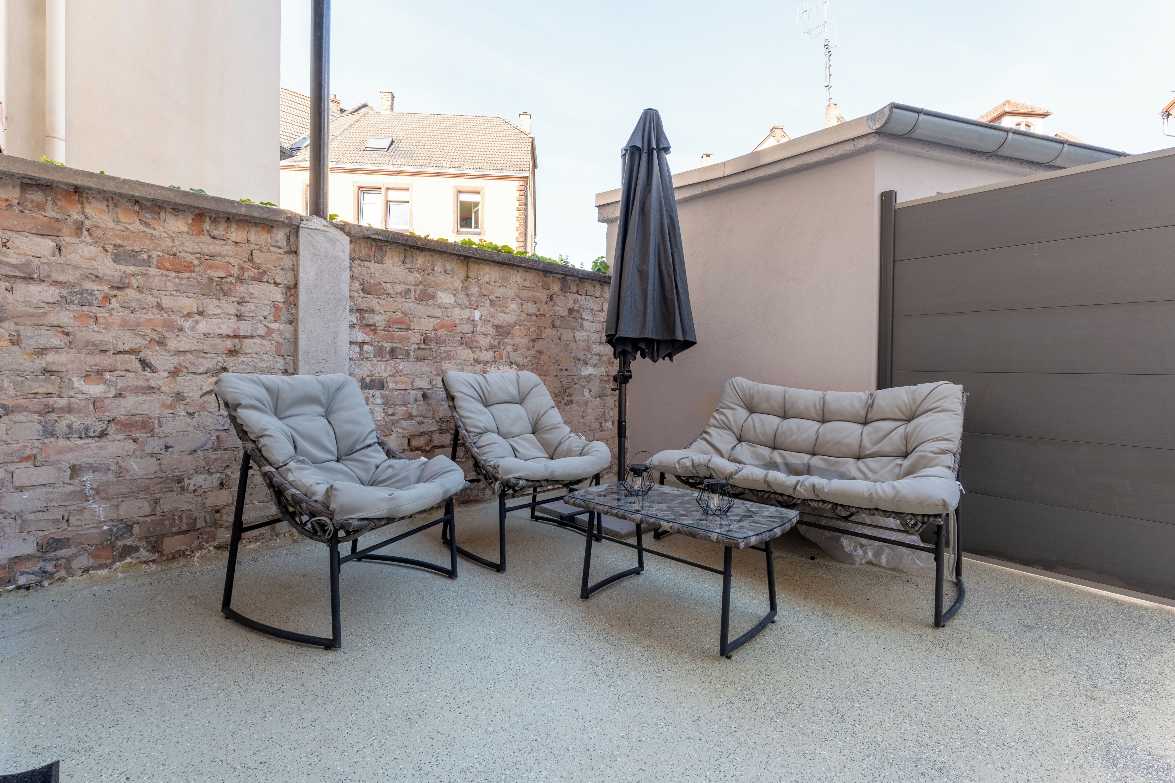 Comfort appartement, 2 slaapkamers, terras, uitzicht op binnenplaats | Terras