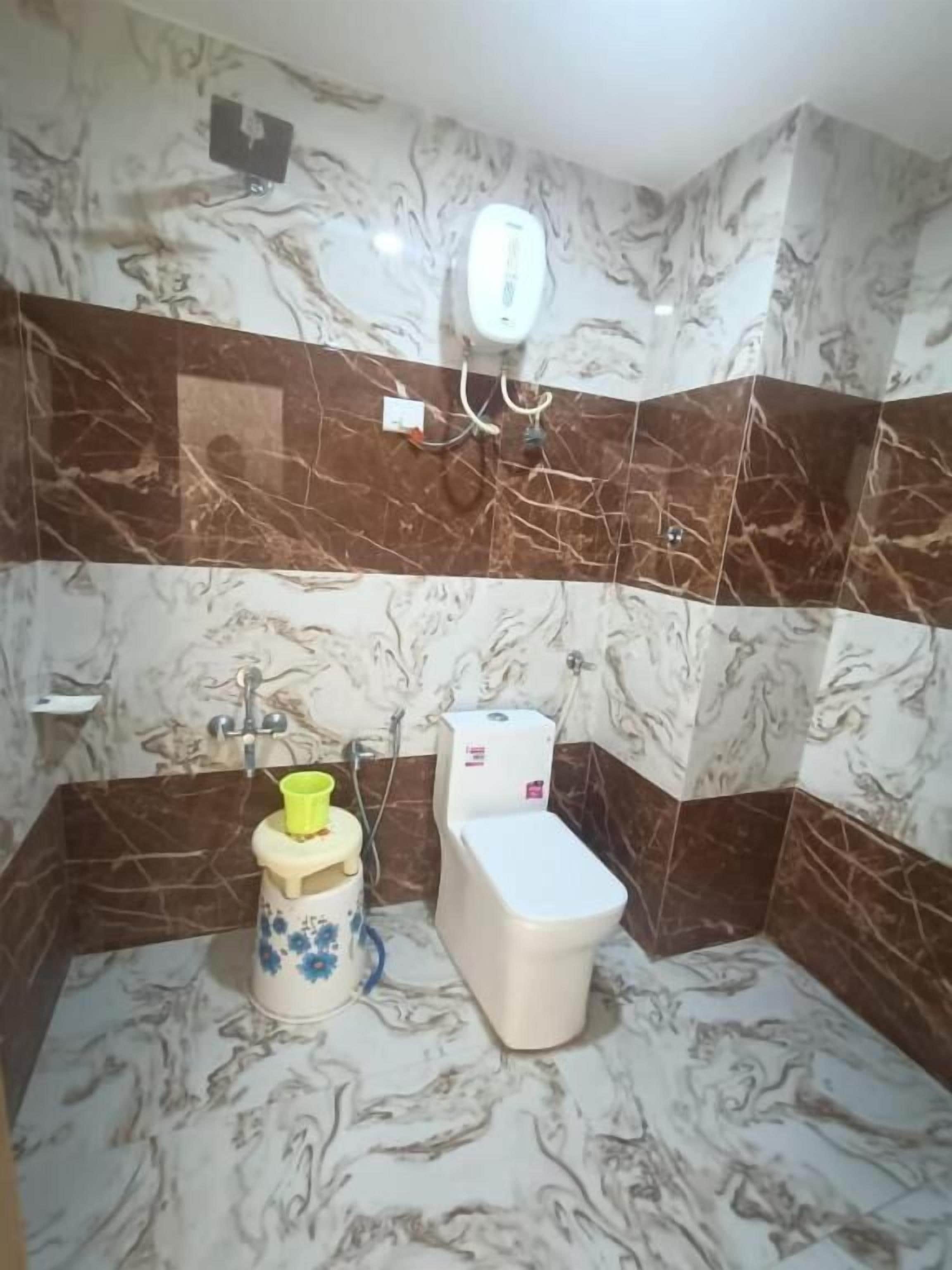 샤워 시설, 레인폴 샤워기, 무료 세면용품, 타월