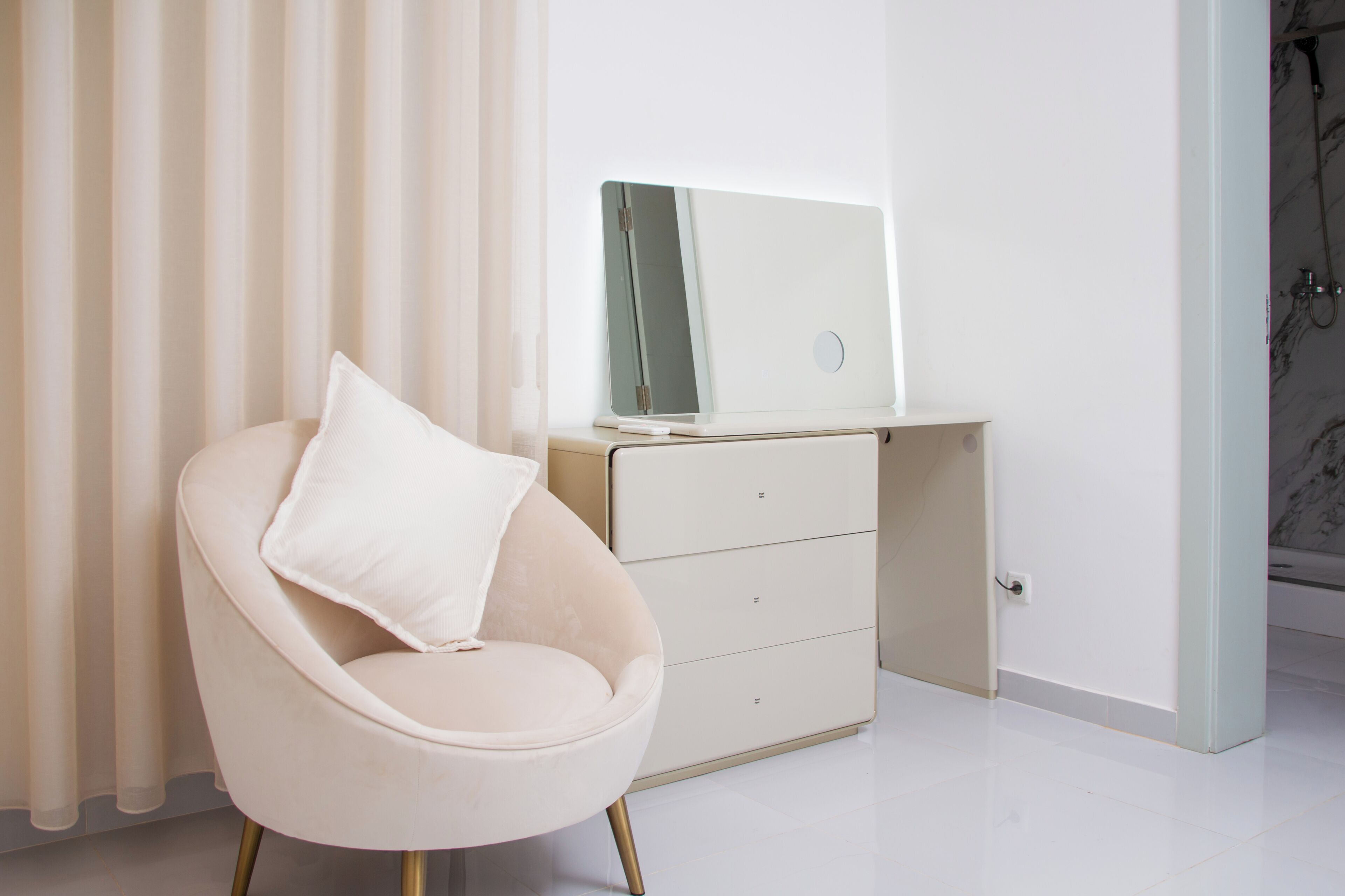 บ้านพักลักซ์ชัวรี่, ระเบียง | ภายใน