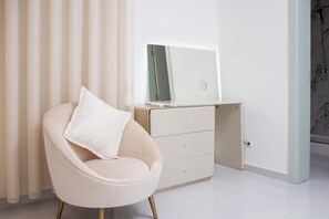Maison luxueuse, balcon | Intérieur