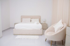 Maison luxueuse, balcon | Espace de travail pour ordinateurs portables, accĂšs au Wi-Fi (inclus)