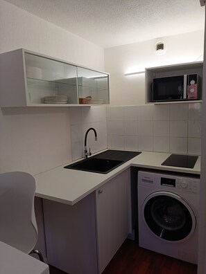 Private kitchen - Vrbo Property (Nice)