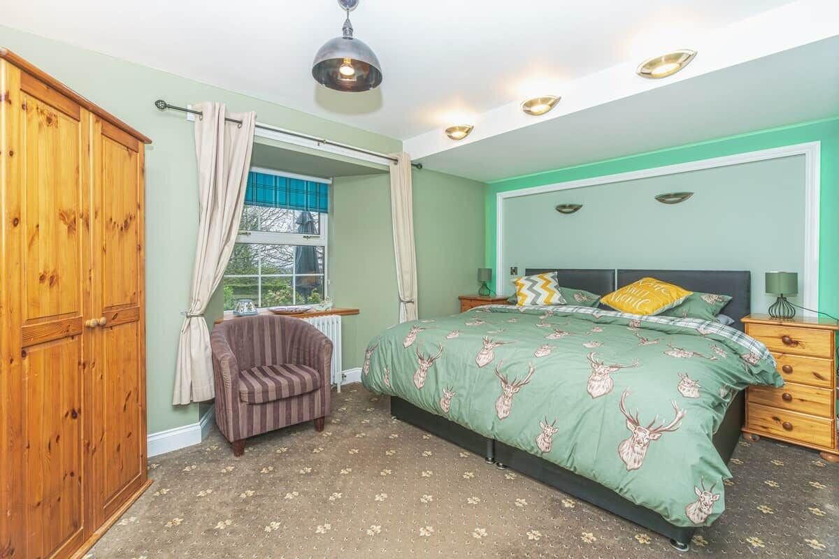 3 bedrooms, iron/ironing board, travel cot, free WiFi