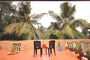 Appartement classique, terrasse, vue sur la mer | Terrasse/patio