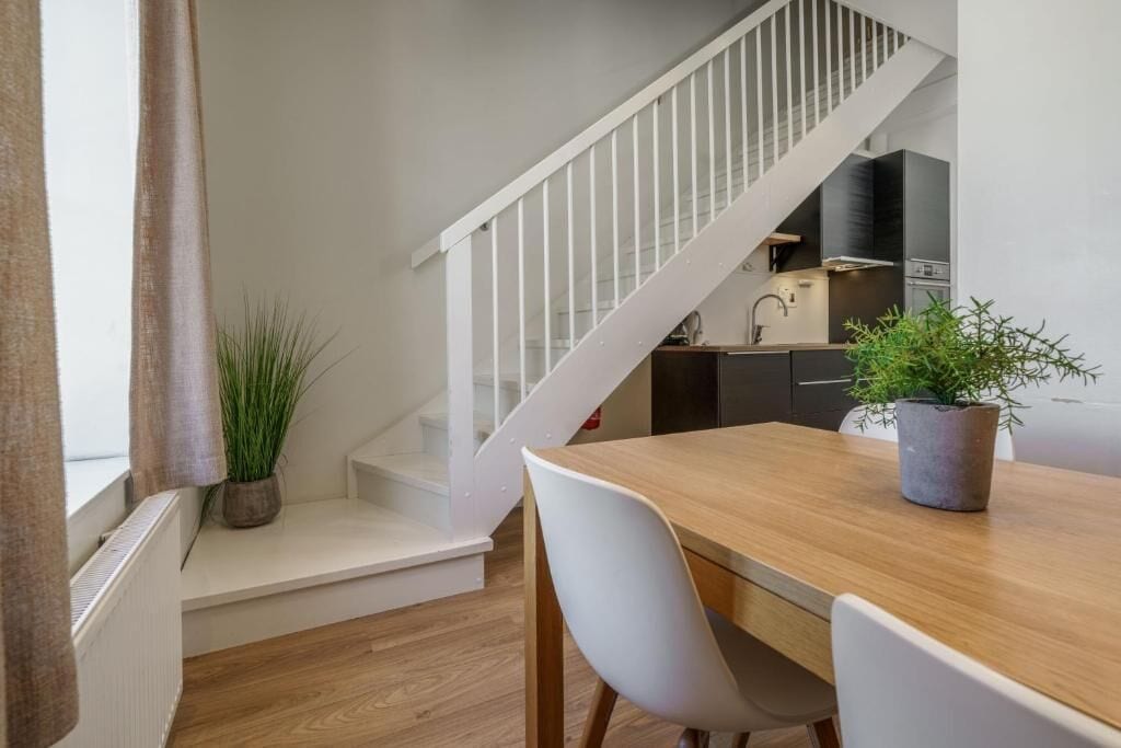 Standard Duplex | Dining