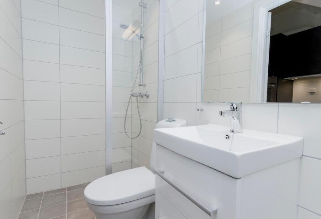 Standard Triple Room | Bathroom