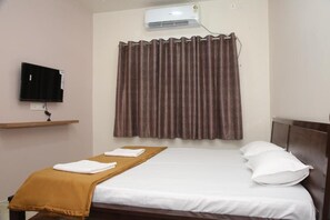 Superior Double Room, City View - Hotel Madhusudan Executive (Kolhapur)