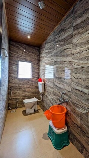 Bathroom - Hotel Madhusudan Executive (Kolhapur)