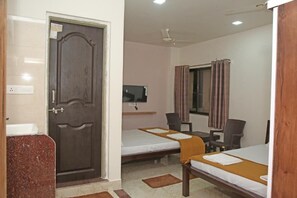 Deluxe Quadruple Room, City View