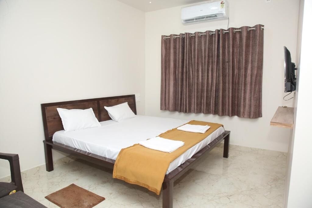Superior Double Room, City View