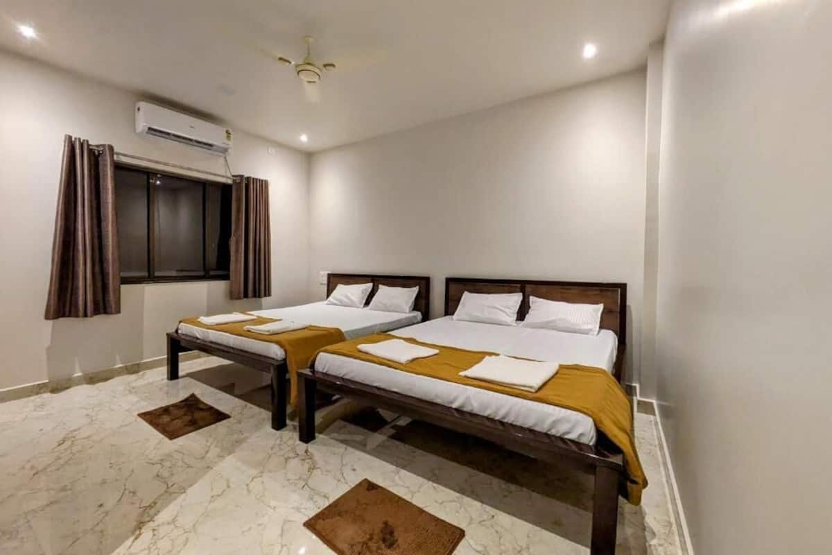 Superior Quadruple Room, City View