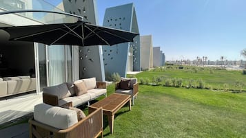 Villa, 4 Bedrooms, Lake View | Property grounds