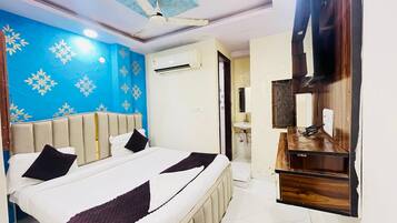 Deluxe Double Room, Balcony, City View