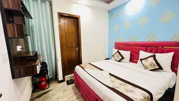 Deluxe Double Room, Balcony, City View
