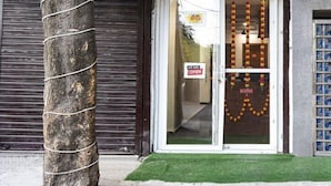 Exterior - Roomshala NP International (New Delhi)