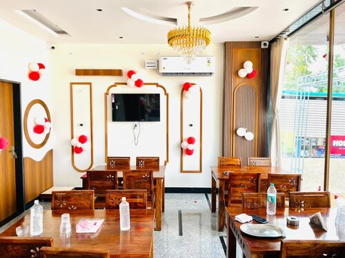 RMB HOTEL AND RESTAURANT 
