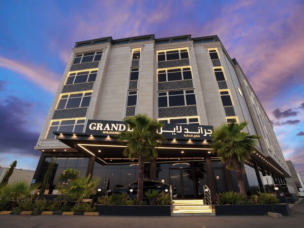 Exterior - Grand Line (Tabuk)