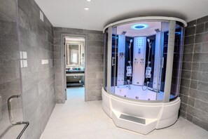 Presidential Suite | Jetted tub - Grand Line (Tabuk)