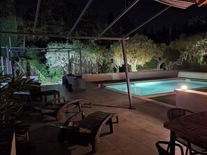 Pool - Vrbo Property (Saint-Saturnin-lès-Avignon)
