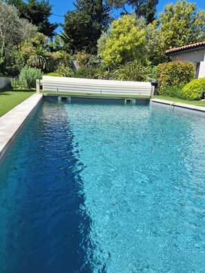 Pool - Vrbo Property (Saint-Saturnin-lès-Avignon)