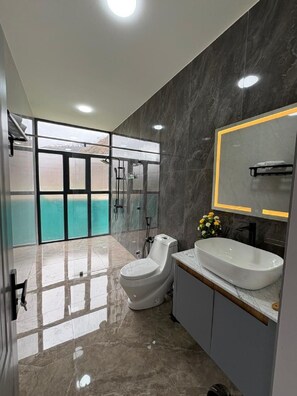 Exclusive Bungalow, 3 Bedrooms, Mountain View | Bathroom | Rainfall showerhead, free toiletries, hair dryer, bathrobes