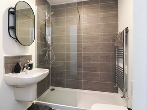 Shower - Apartment 20, River View (Preston)