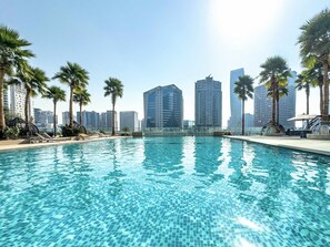 House - Free Housekeeping Visits During Your Stay - Stayshort - Studio in Business Bay With Modern Amenities That Sleeps 4 (Dubai)