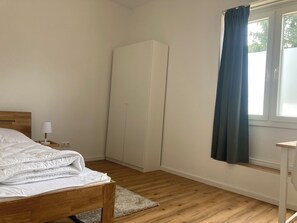 3 chambres, accès à Internet, literie fournie