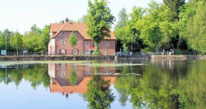 Urban & close to nature at Alter Bahnhof near Hamburg Bright apartment with 3 bedrooms