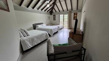 6 Schlafzimmer, Bügeleisen/Bügelbrett, WLAN, Bettwäsche