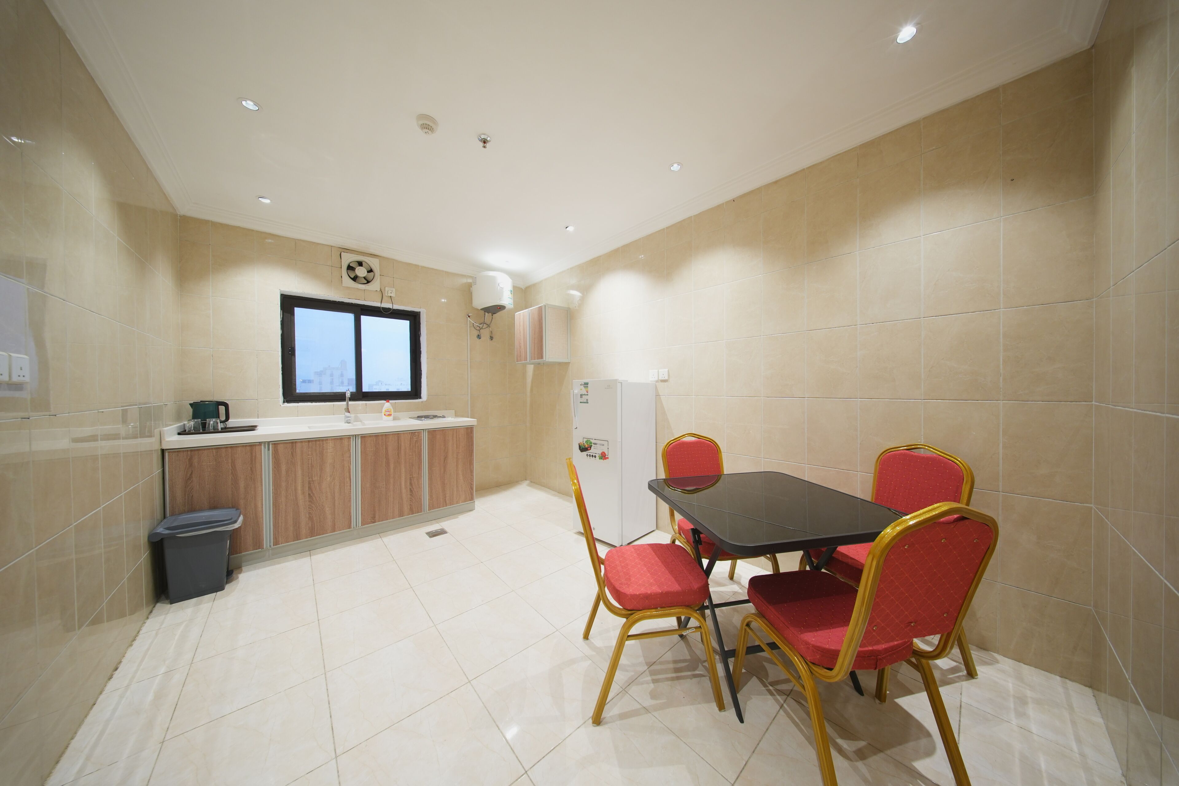 Apartment, 3 Bedrooms | Dining