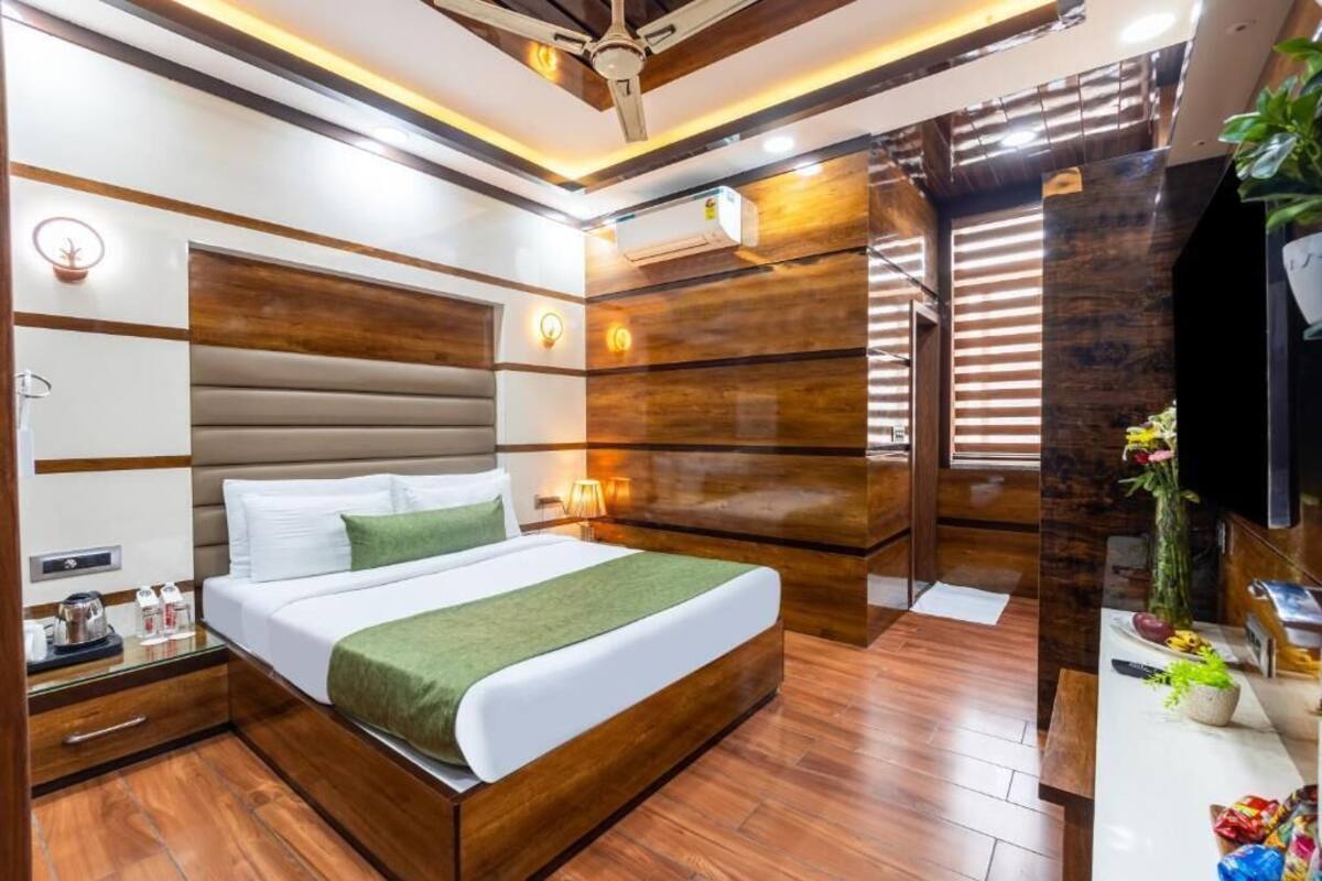 Double Room, City View