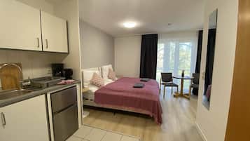 1 bedroom, WiFi, bed sheets