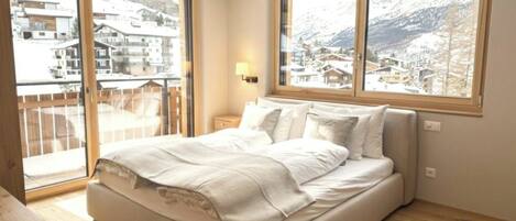 3 slaapkamers, reisbedje, gratis wifi, beddengoed