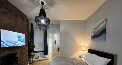 Grand Upper West Side Suite, Sleeps 8+, Steps to Central Park
