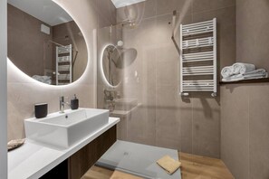 Hair dryer, towels - Bemowo Apt – A/C, Balcony, Parking – by Rentujemy (Warszawa)