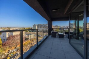 Terrace/patio - Bemowo Apt – A/C, Balcony, Parking – by Rentujemy (Warszawa)