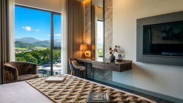 In-room safe, desk, laptop workspace, free WiFi