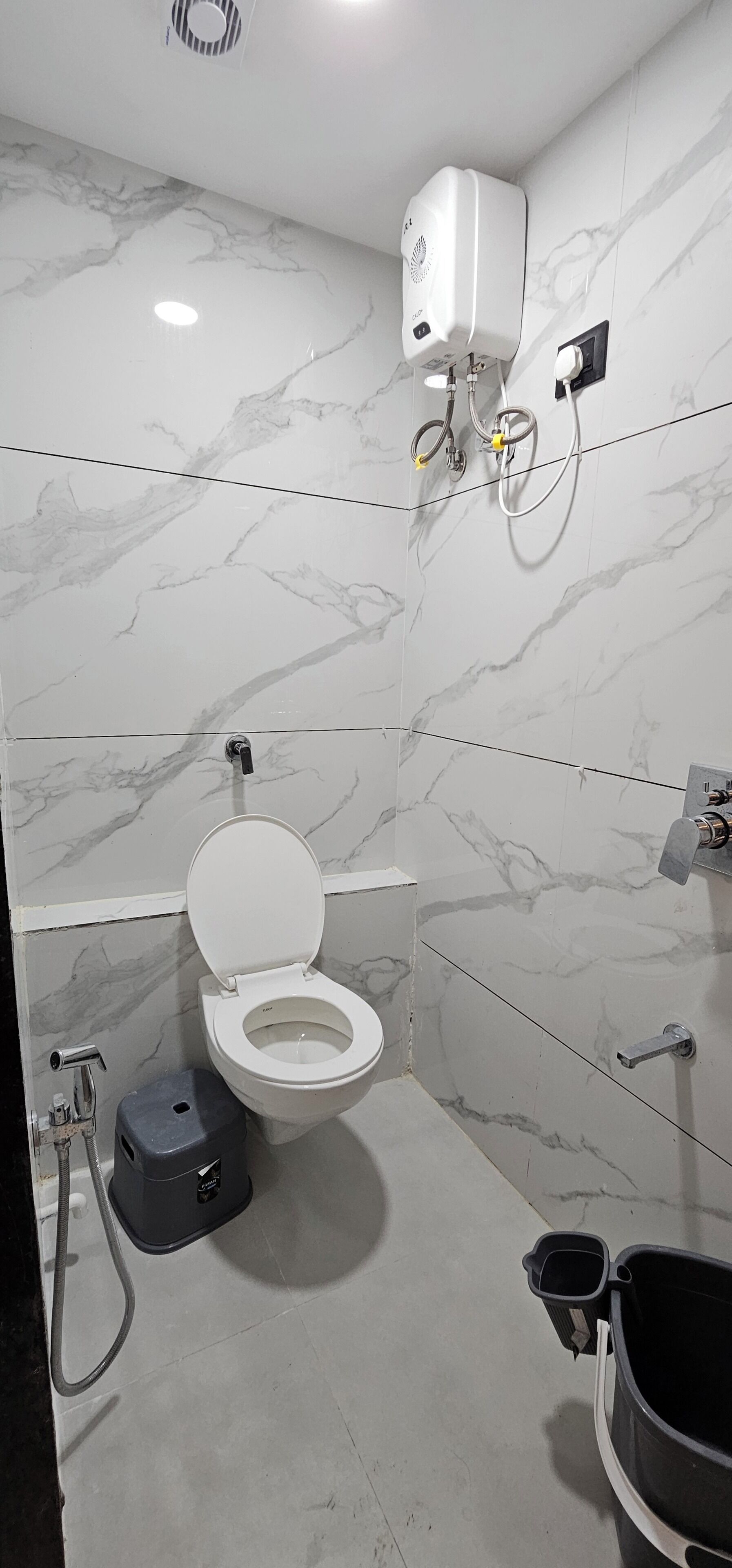 Deluxe Double Room, City View | Bathroom | Free toiletries, slippers, towels, soap