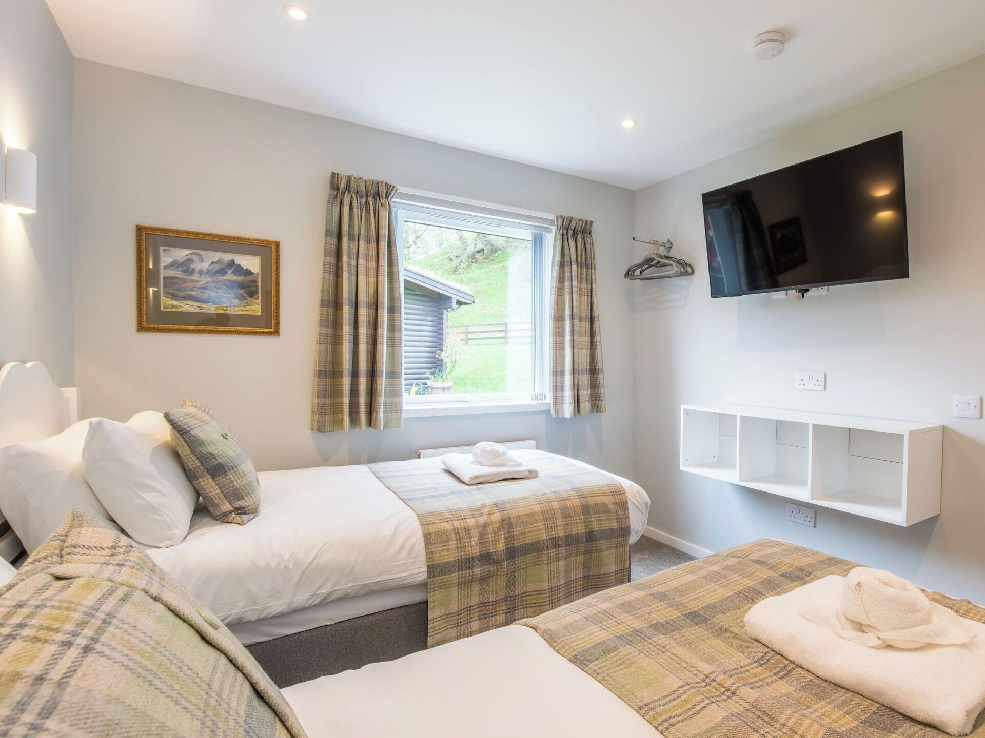 5 bedrooms, travel cot, free WiFi