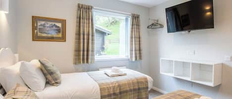 5 bedrooms, travel cot, free WiFi