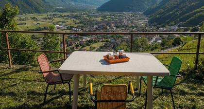 Beautiful private villa for 4 guests with WIFI, TV, balcony and pets allowed