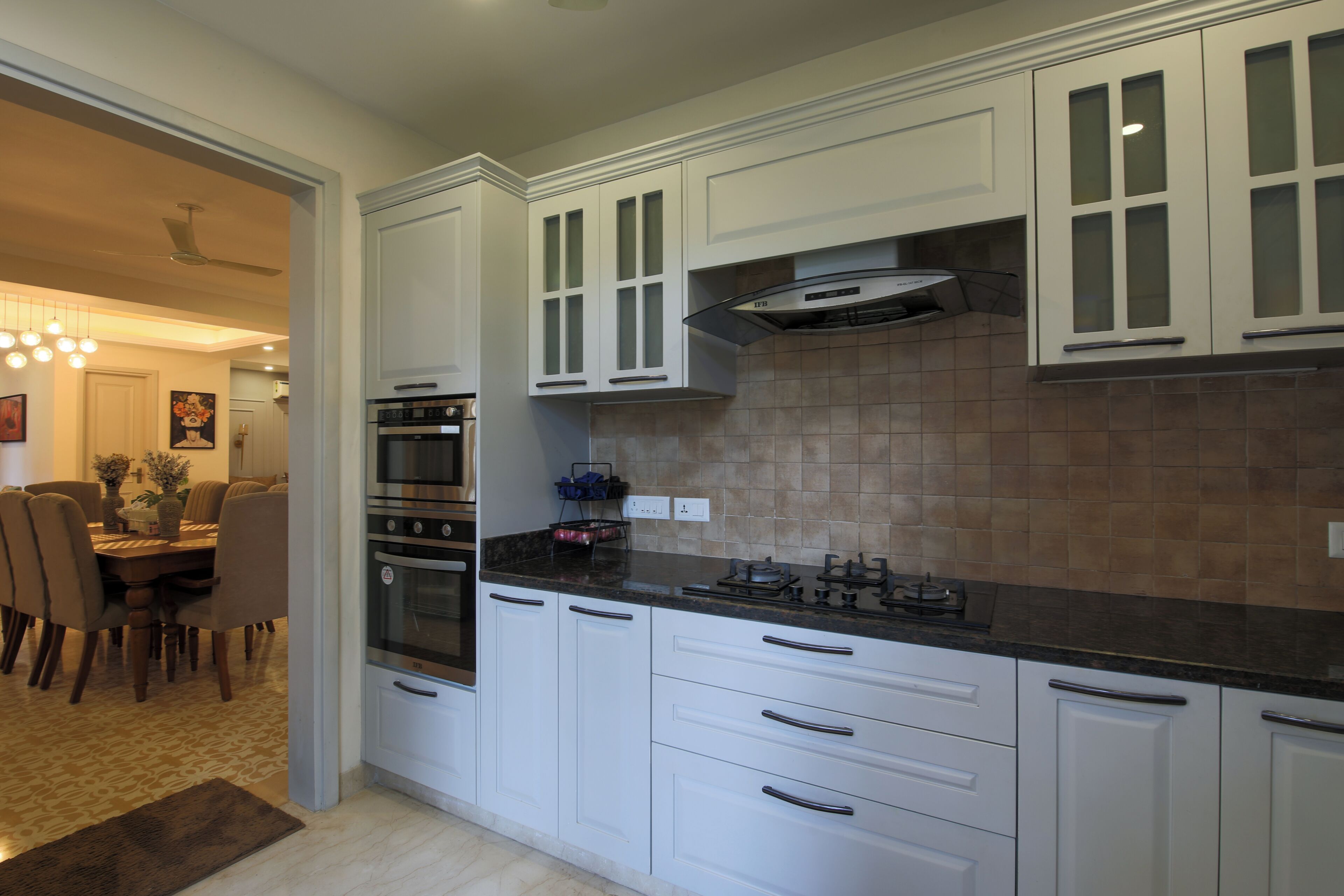 Refrigerador con freezer, microondas, horno, tostadora