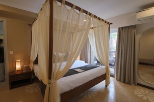 Ropa de cama de alta calidad y tabla de planchar con plancha 