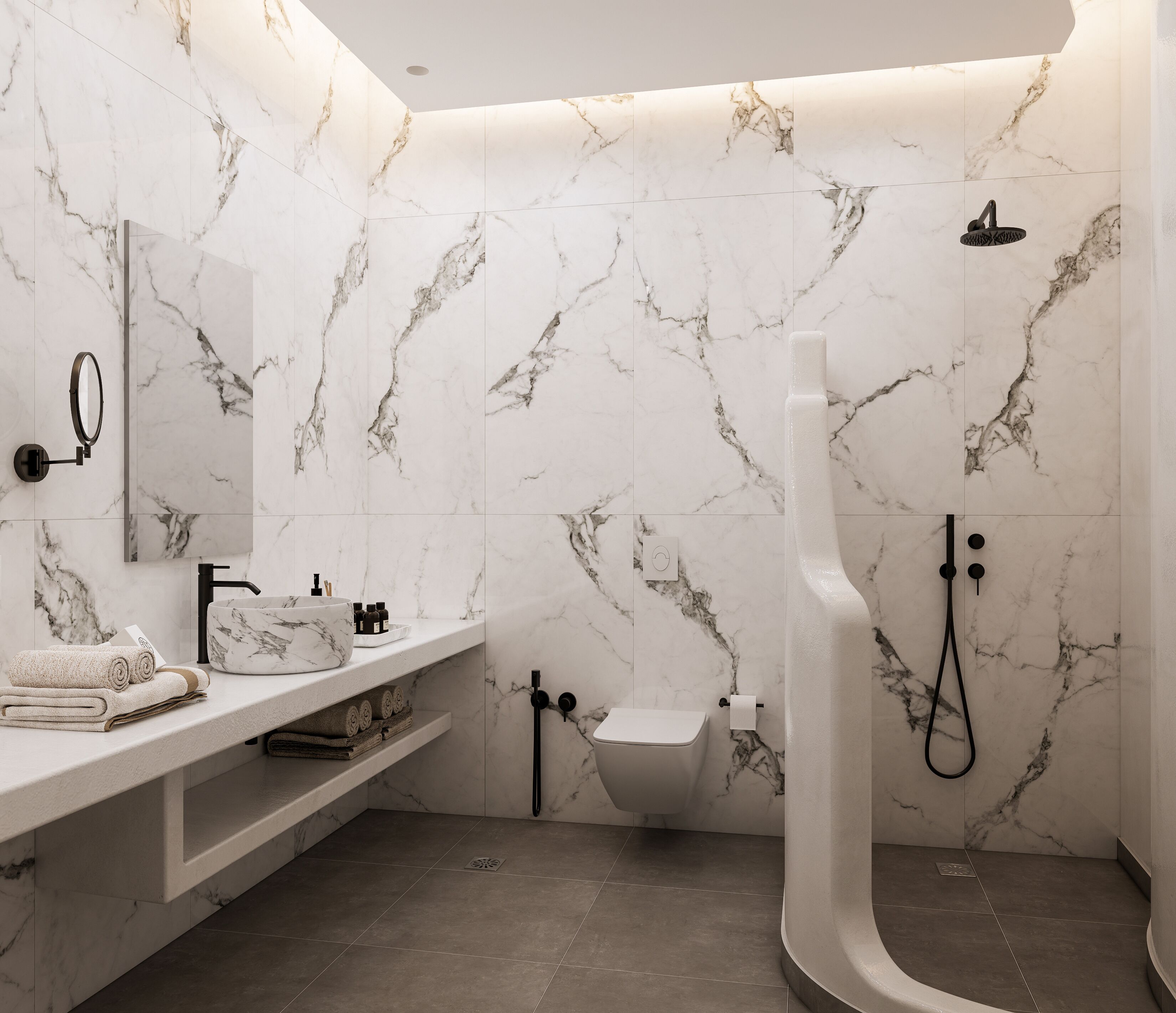 Un baño moderno con pared de mármol, inodoro, lavamanos con espejo y ducha.