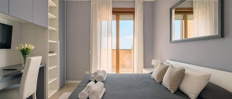 Suite (Attic)
