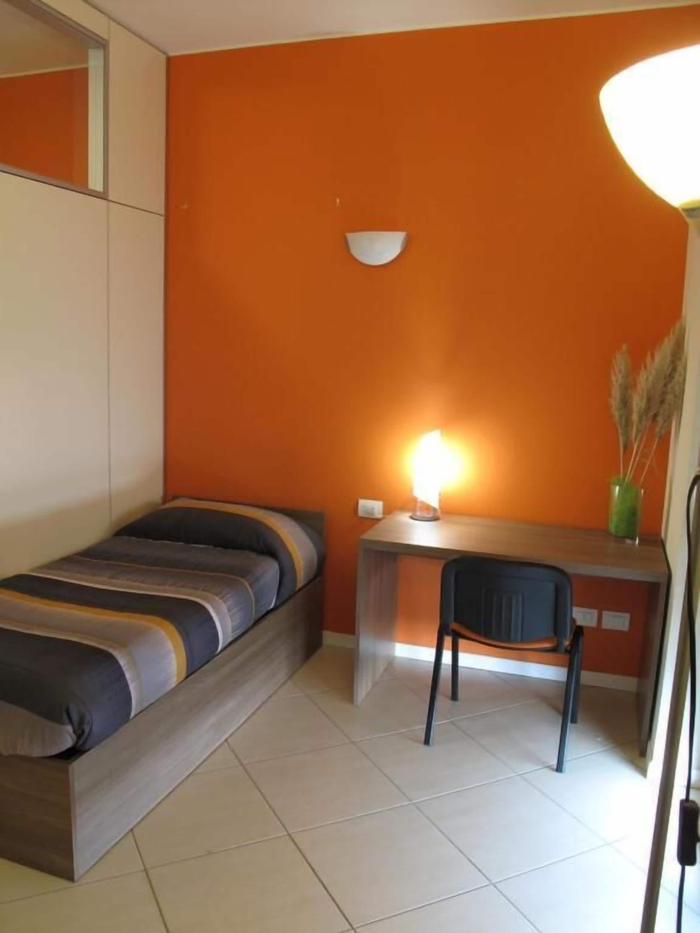 Apartment (2A) | In-room safe, soundproofing, iron/ironing board, free WiFi